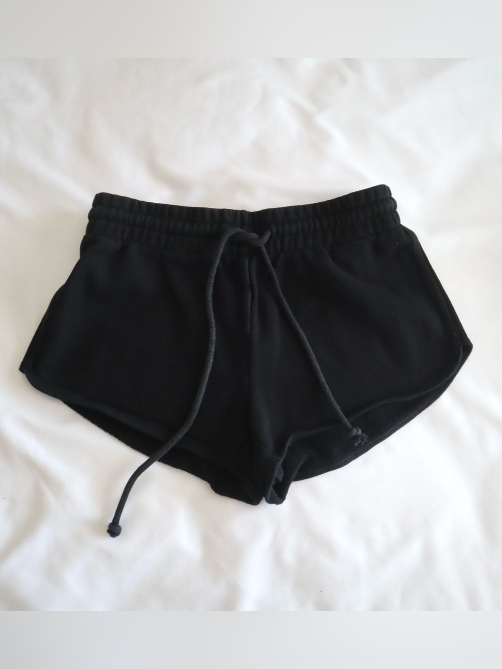 Aritzia TNA lounge shorts